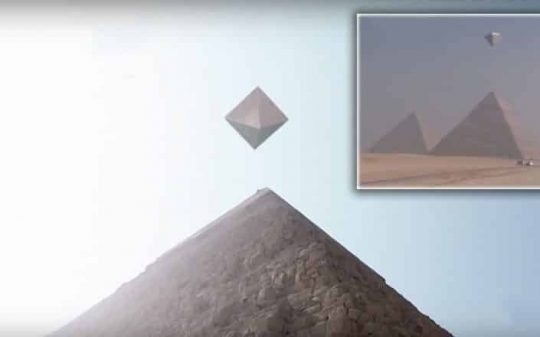 is This Video Of Metallic UFOs Over Giza Pyramids CGI?