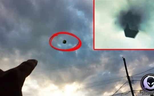Cube Shaped UFO Witnessed By Three People From Three Separate Vantage Points